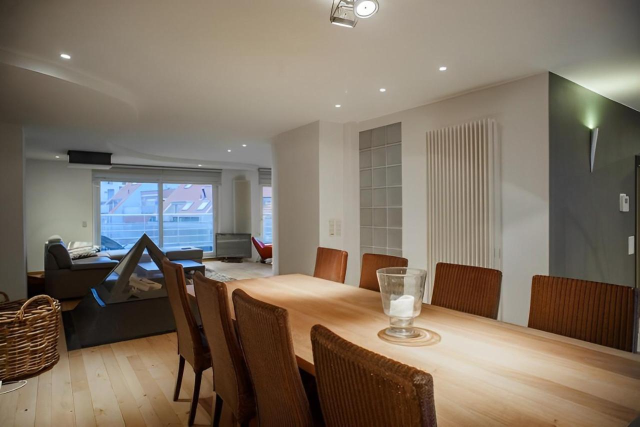 Big And Comfortable Triplex In Knokke Exterior photo