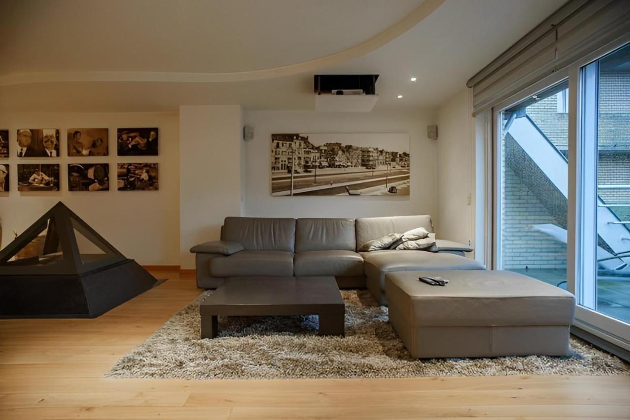 Big And Comfortable Triplex In Knokke Exterior photo