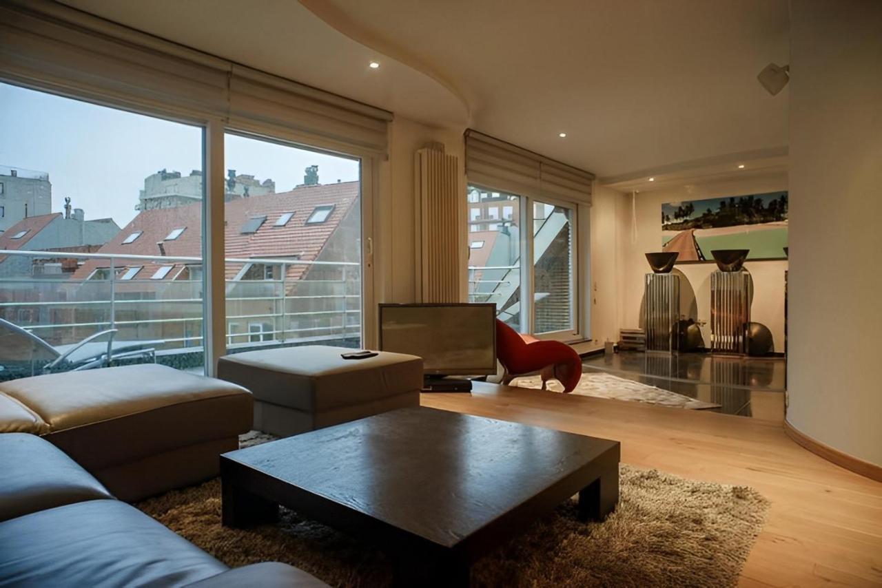 Big And Comfortable Triplex In Knokke Exterior photo